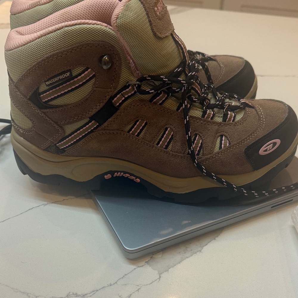 Hi-Tec Outdoor Boots with Pink and Brown Highlights - Picture 7 of 7